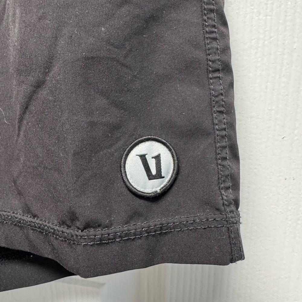 VUORI Men’s Lined shorts Black. Drawstring waist. - Picture 2 of 8